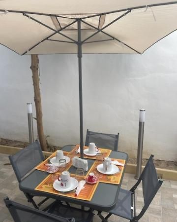 Dimora Nonna Ada Bed and Breakfast Aradeo Exterior foto