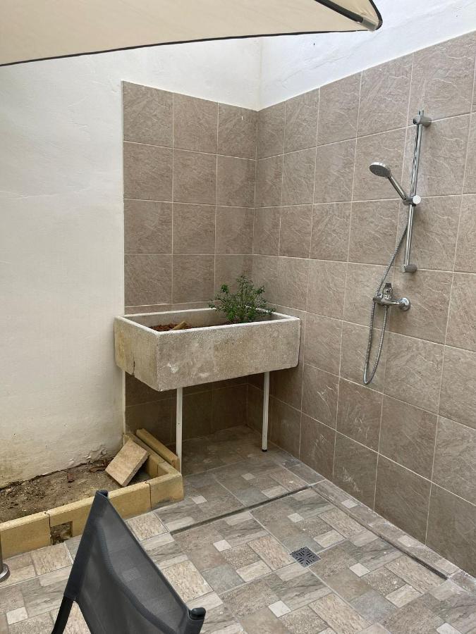 Dimora Nonna Ada Bed and Breakfast Aradeo Exterior foto